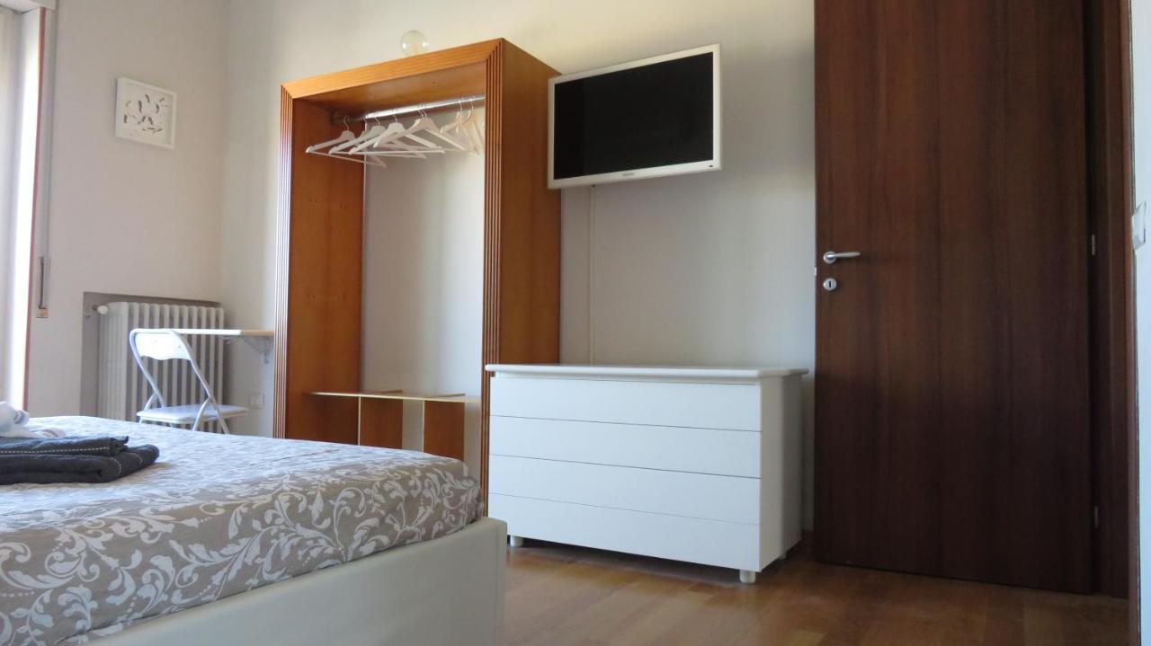 Luna Rossa Rooms Кальярі Екстер'єр фото
